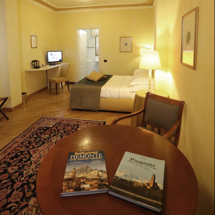 Albergo Castiglione Langhe Castiglione Tinella Exterior foto