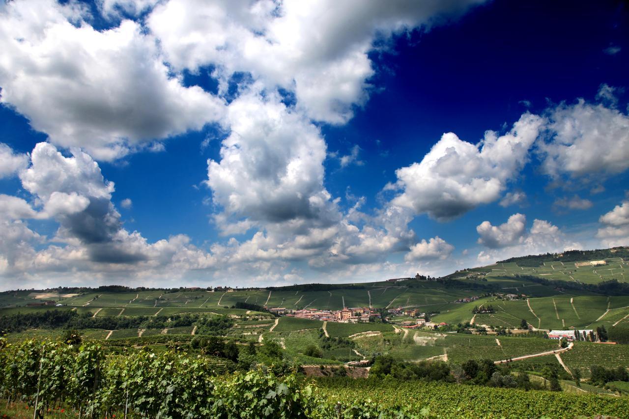 Albergo Castiglione Langhe Castiglione Tinella Exterior foto
