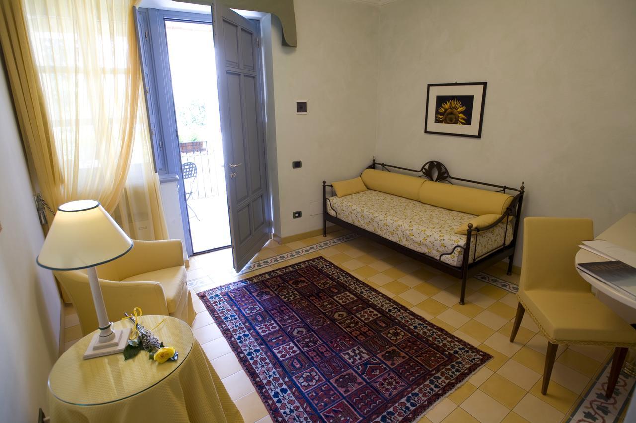 Albergo Castiglione Langhe Castiglione Tinella Exterior foto