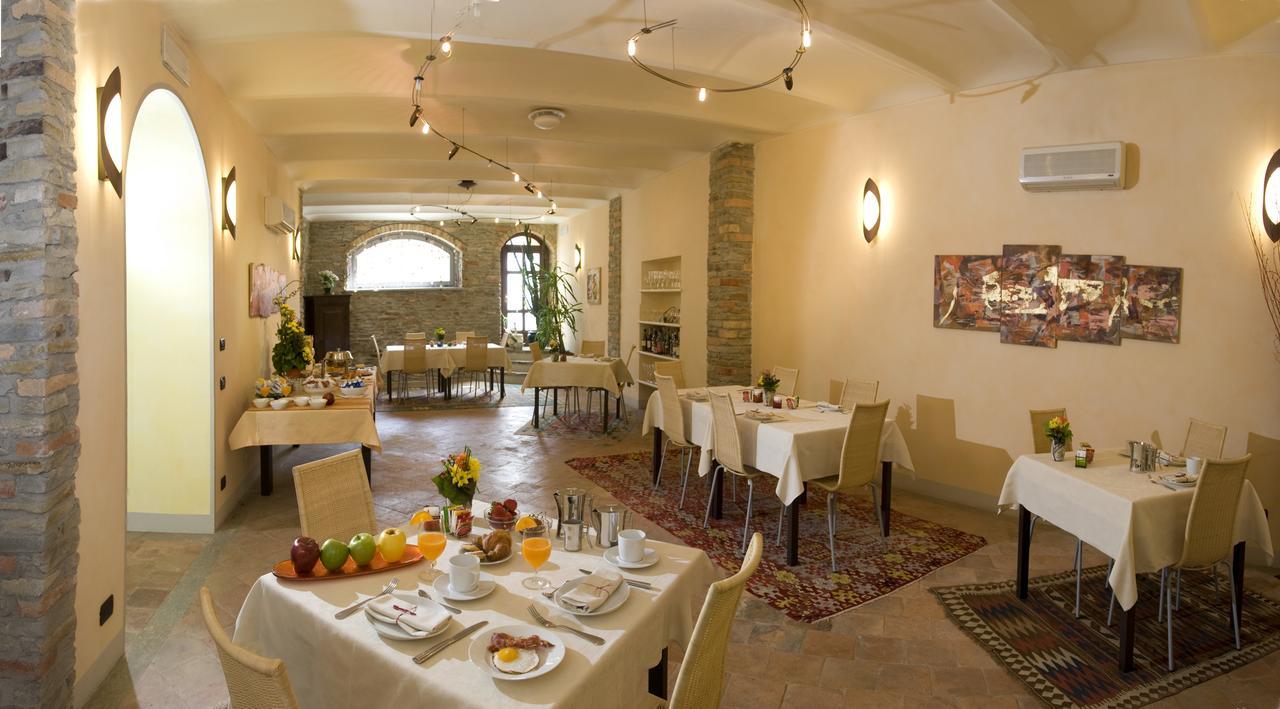 Albergo Castiglione Langhe Castiglione Tinella Exterior foto